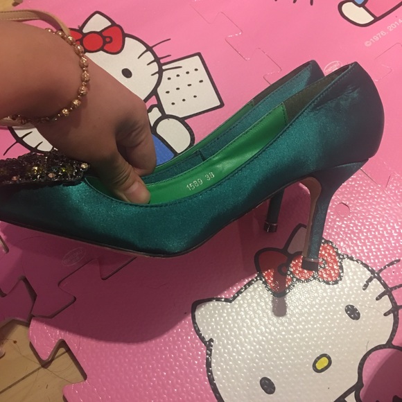 #SOLD# Green heel . very cute . new Without tag - Picture 4 of 5